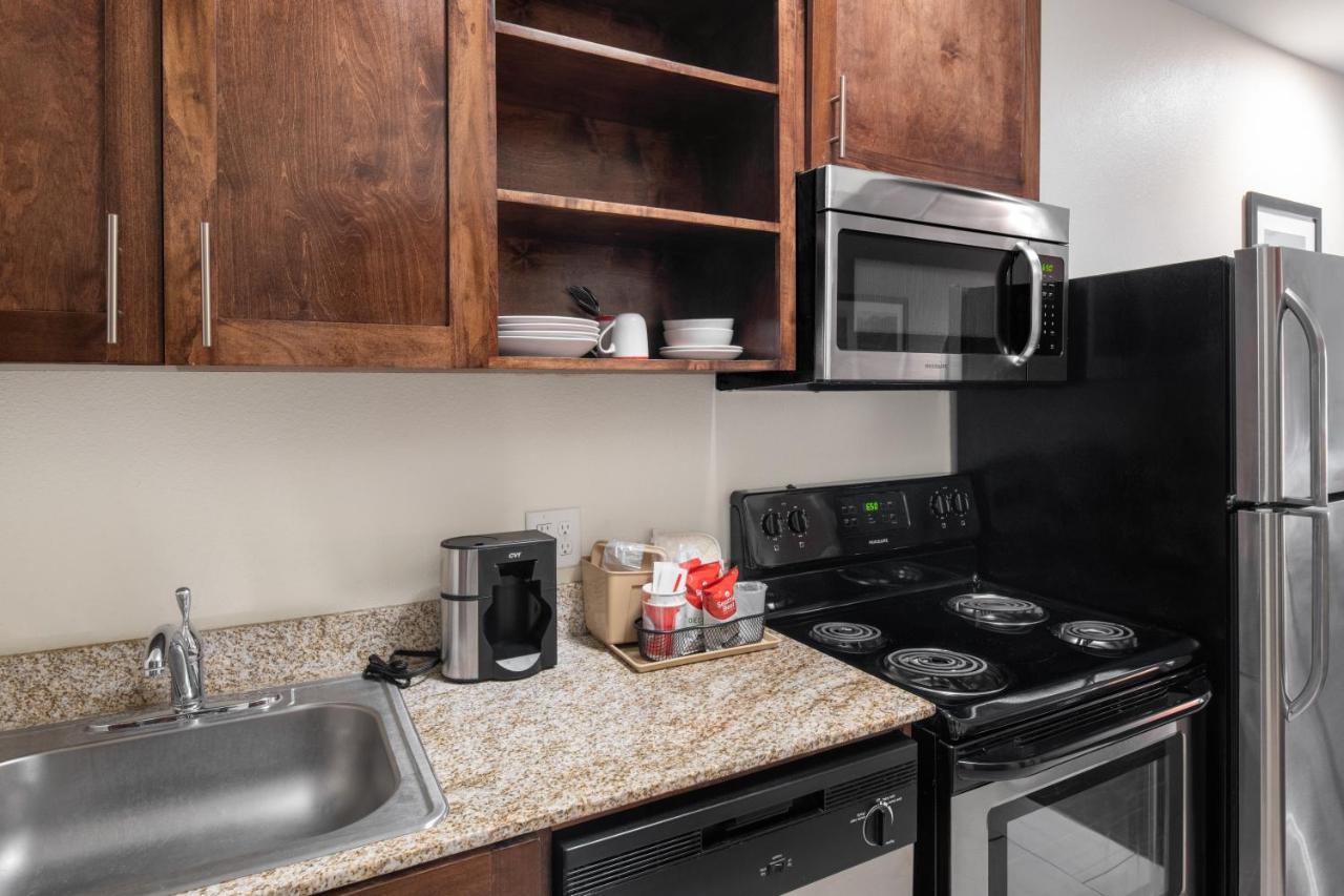 Home Away Kitchen Suites Enid Exteriér fotografie