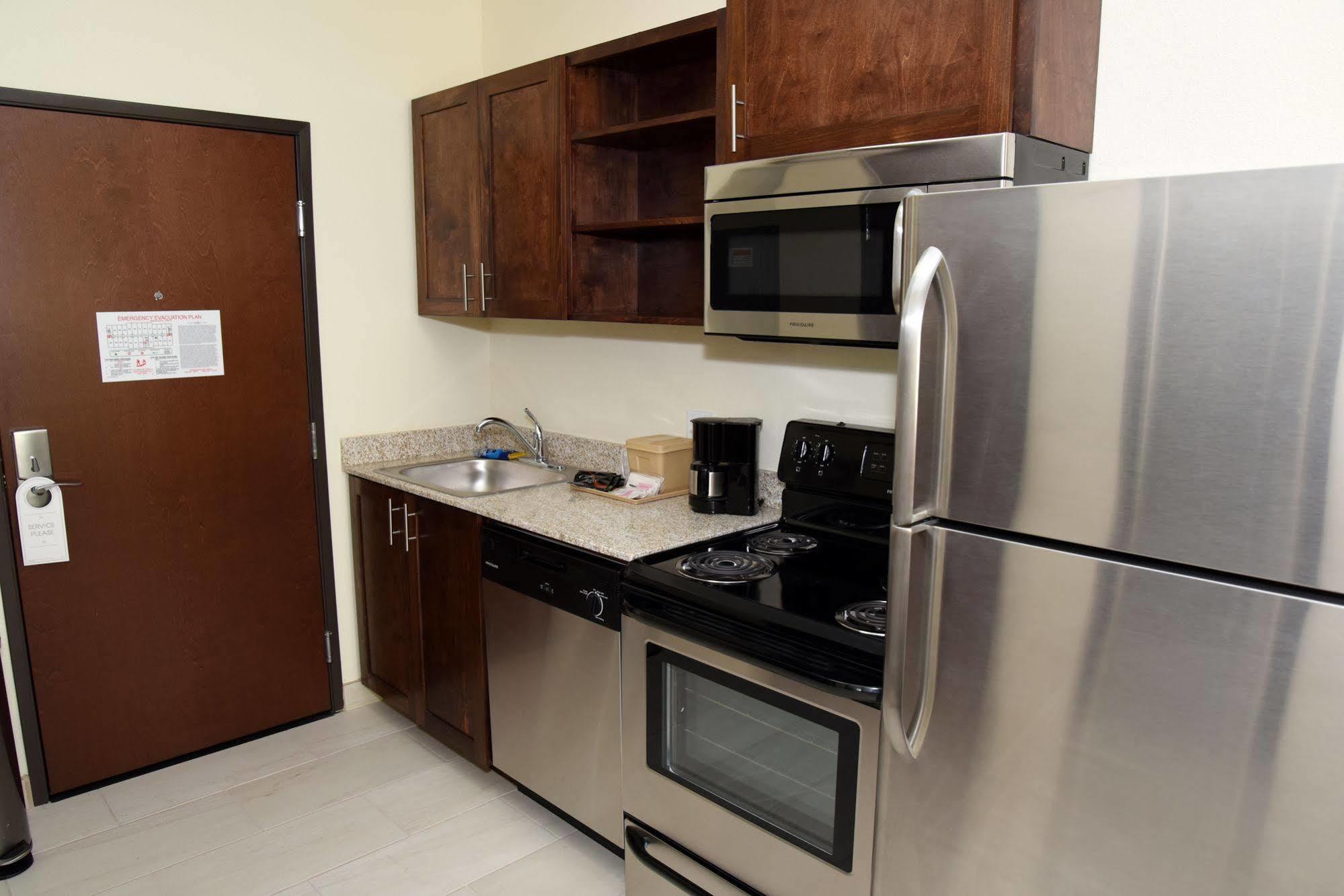 Home Away Kitchen Suites Enid Exteriér fotografie